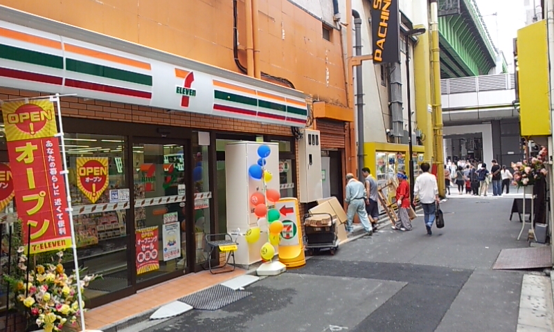 2013/8/21にオープンしたセブンイレブン秋葉原昭和通り店