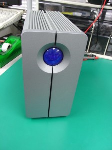 Lacie LCH-2B4TTB RAID0運用で一本が物理障害