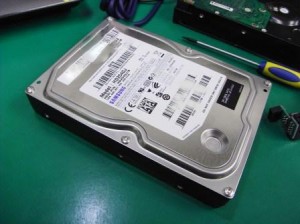 Samsung HD254GJ 数秒で電源が切れる