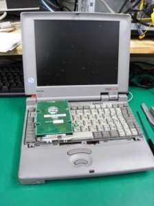 東芝 Dynabook SS-R575 データを取り出す術がない!?