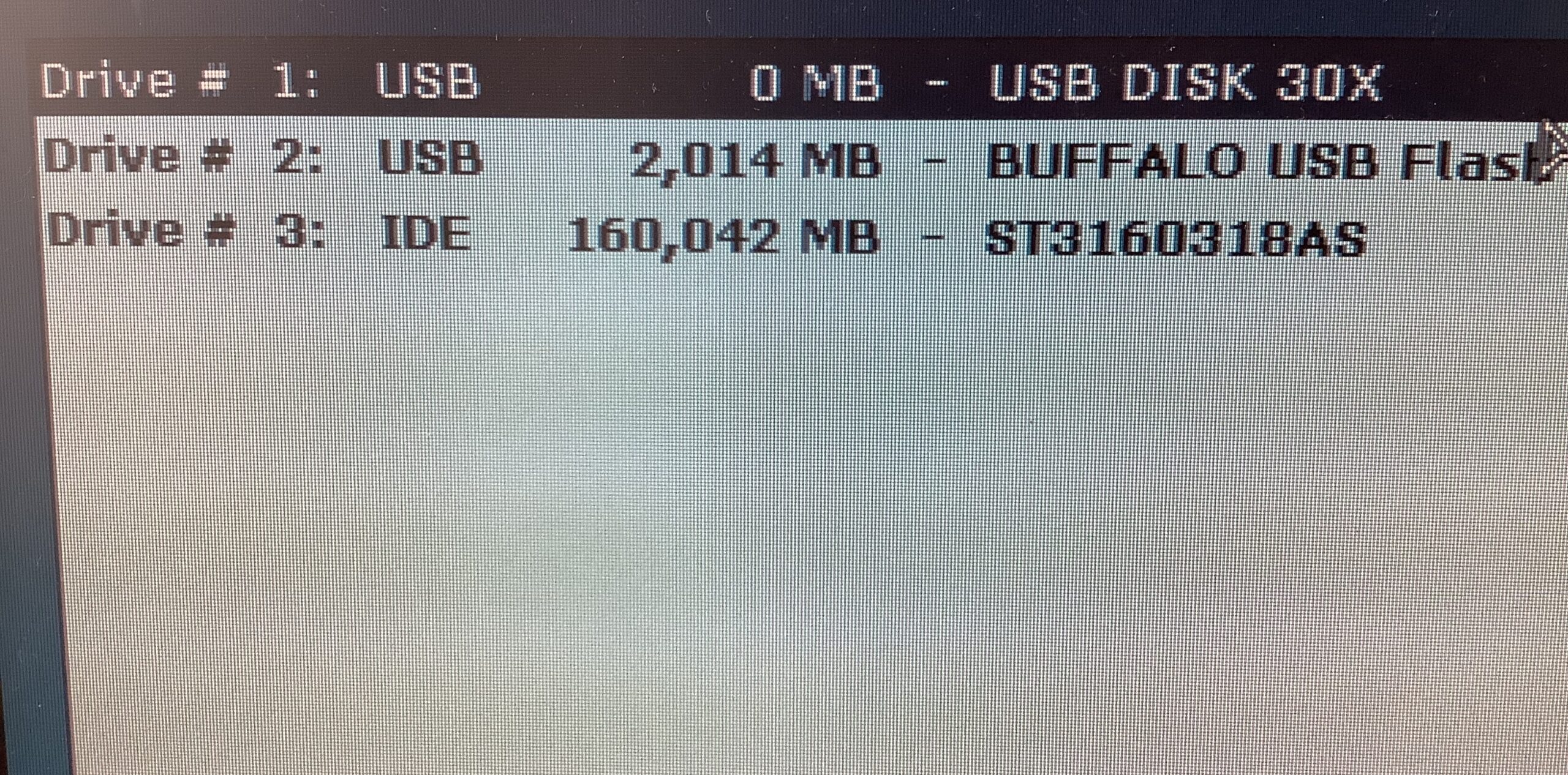 USBの容量が0MB、型番もUSB DISK 30Xと表示されてしまう