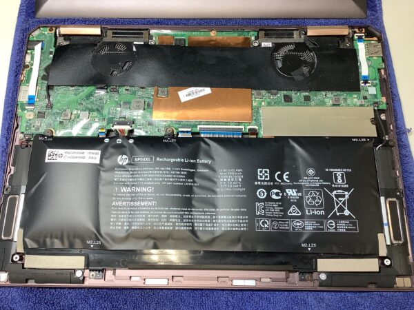 HP Spectre x360 Convertible 13-ap0036TU バッテリーが膨張し、OSも起動しなくなった