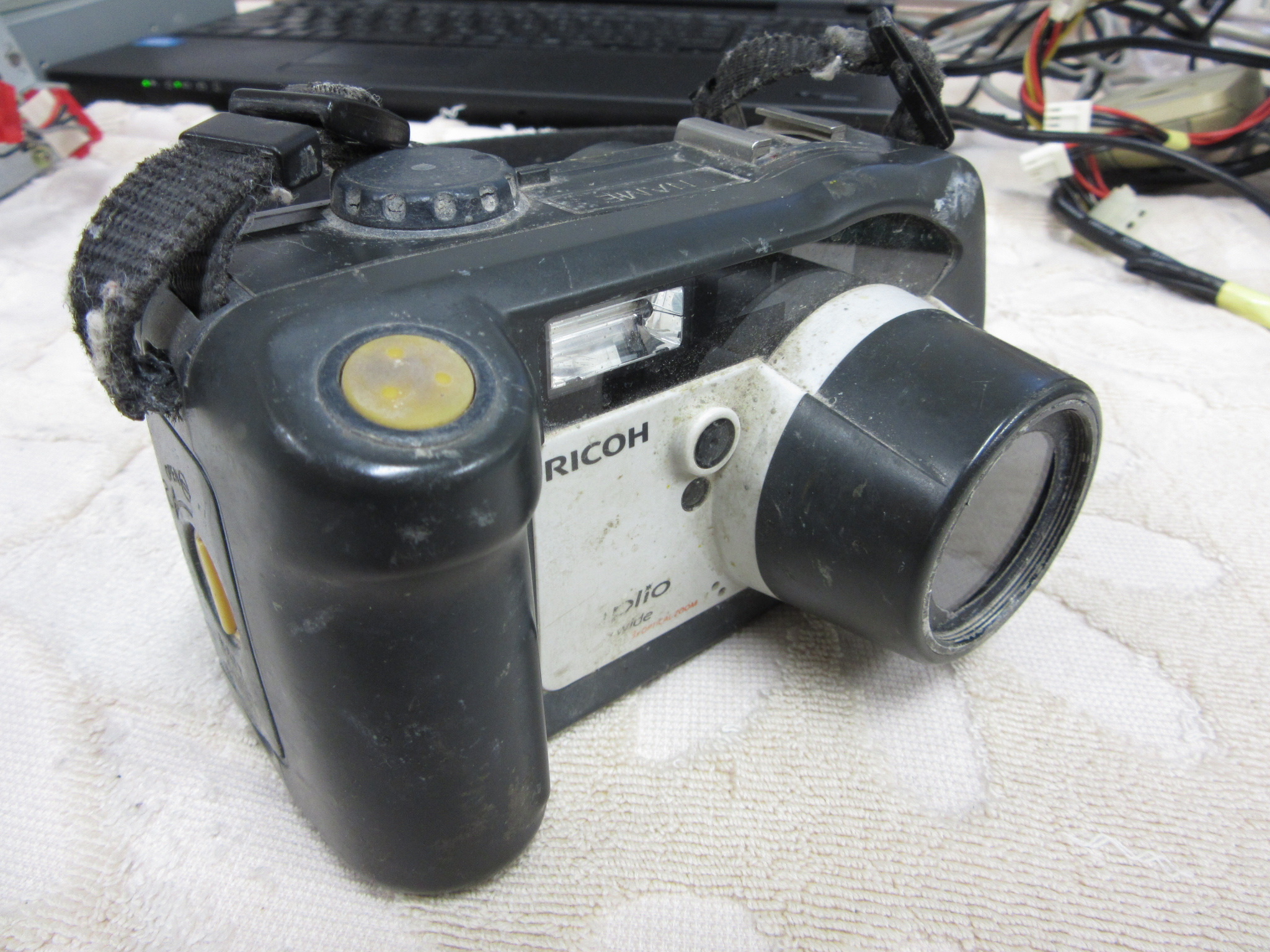 RICOH Caplio 500G wide 内蔵メモリー　工事現場写真を消してしまった