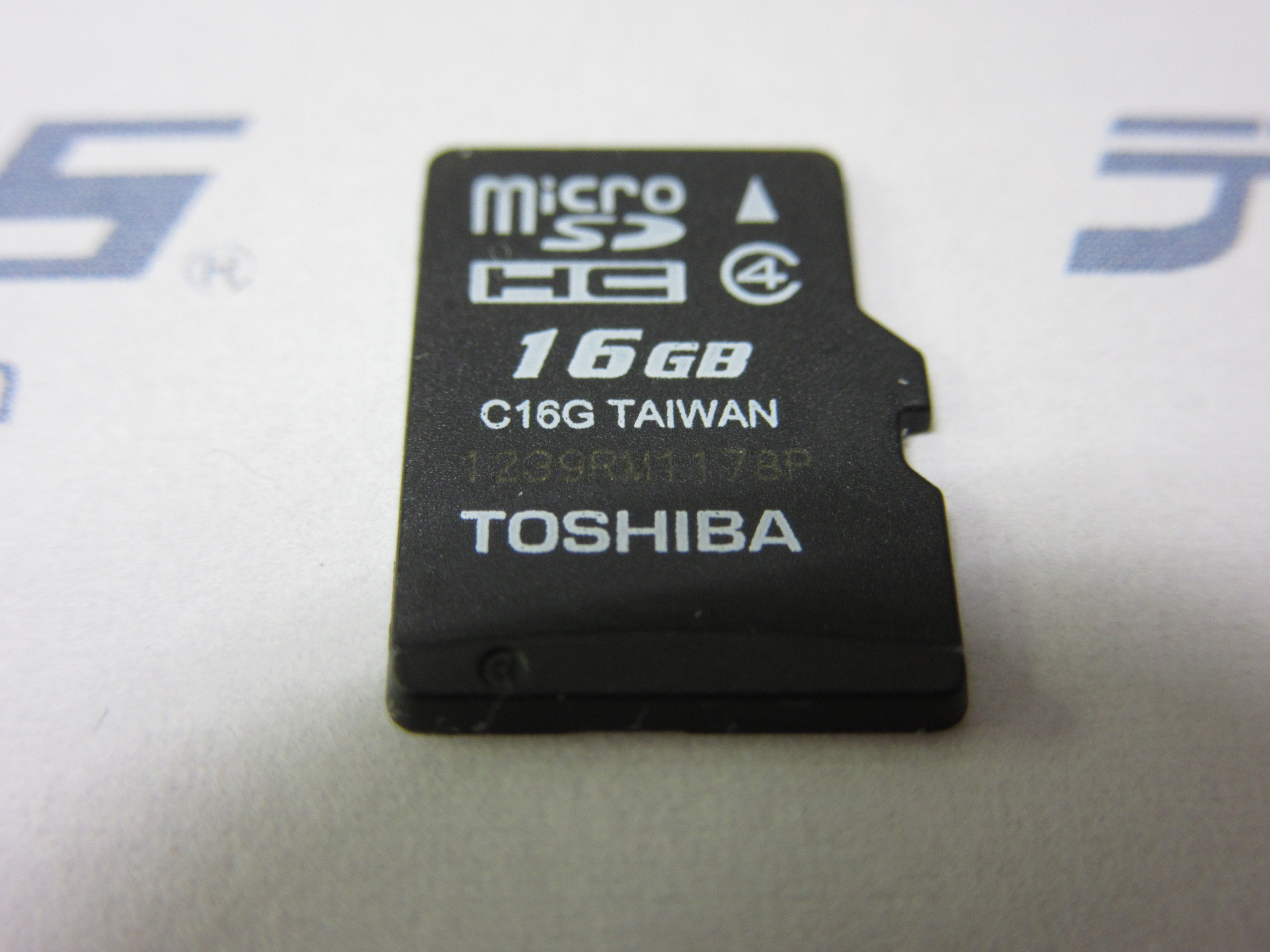 TOSHIBAのMicroSD 容量16GB