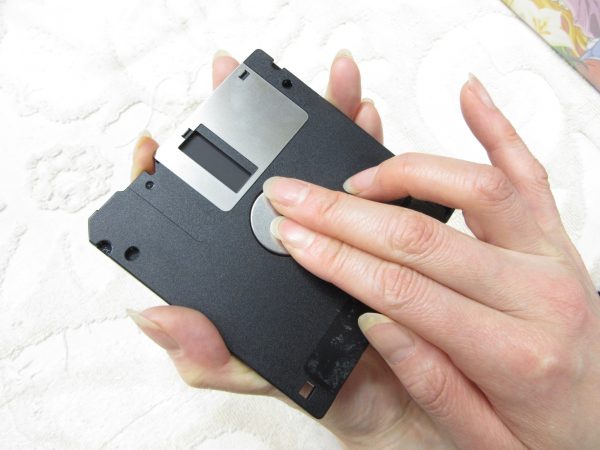 フロッピーに入った遺書を取り出したい